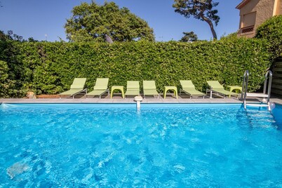 La Ritournelle - Within walking distance of the beach of Cap d'Antibes.