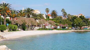 Una playa cerca