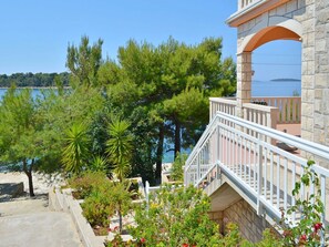 Property grounds - Apartments Dinko, (13039), Blato, hr (Blato)