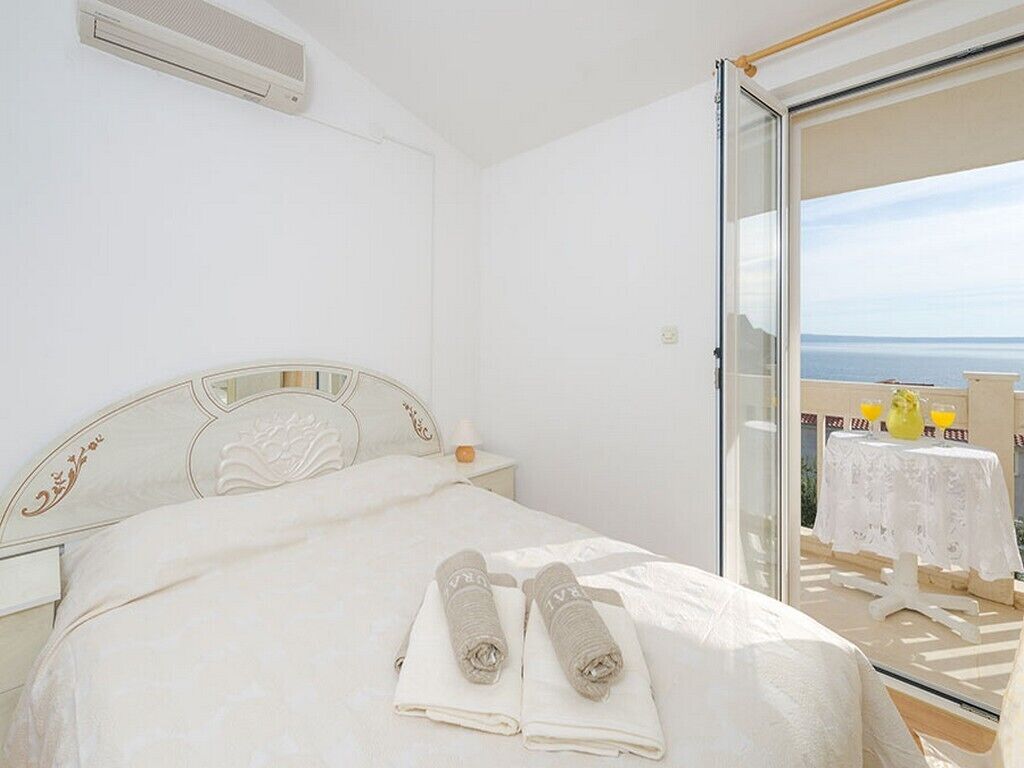 1 quarto, acesso à internet, roupa de cama
