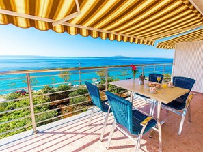 Outdoor dining - Apartments Ivan, (12322), Lun, hr (Lun)