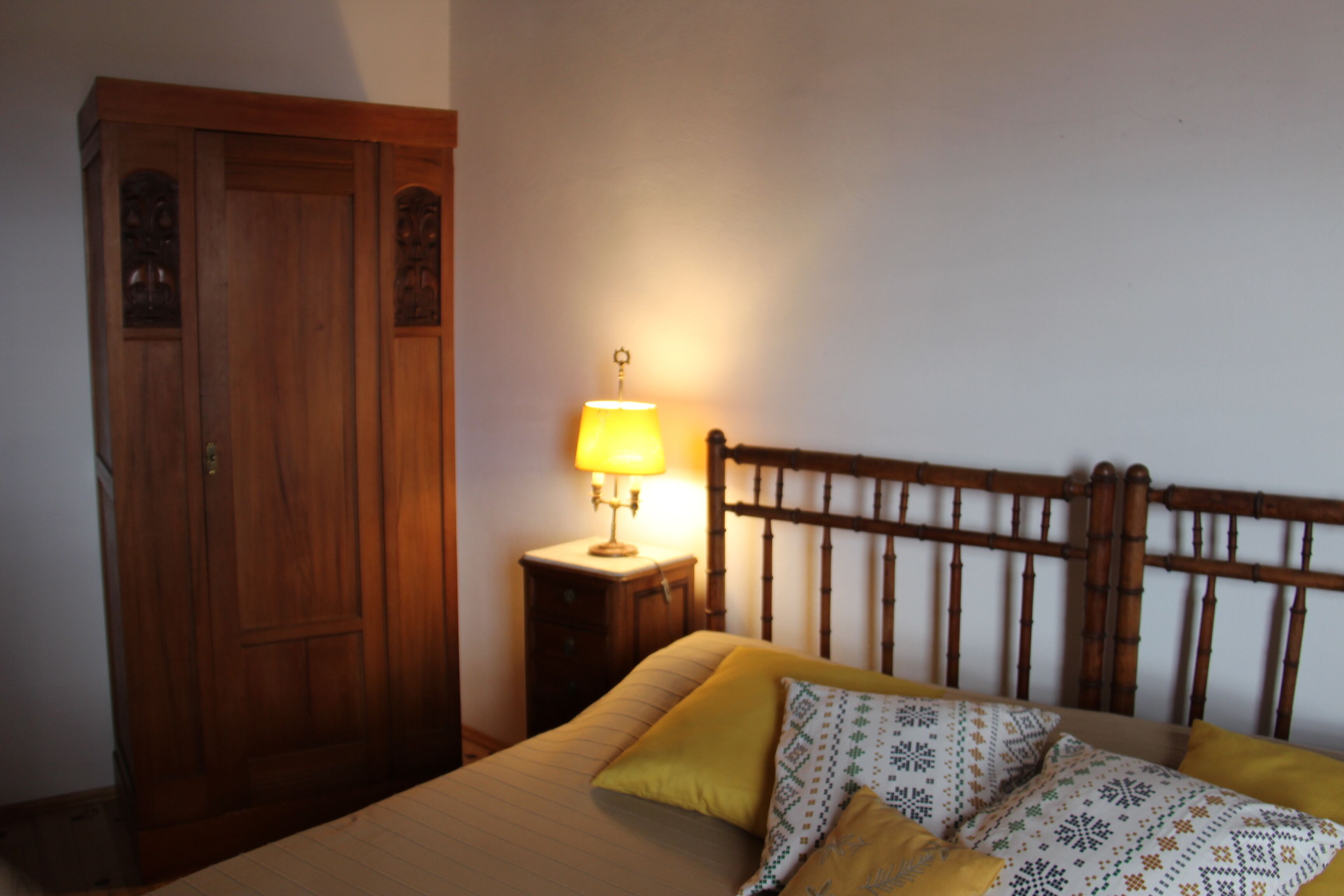 LOWER HOUSE - HOUSING TOURISM