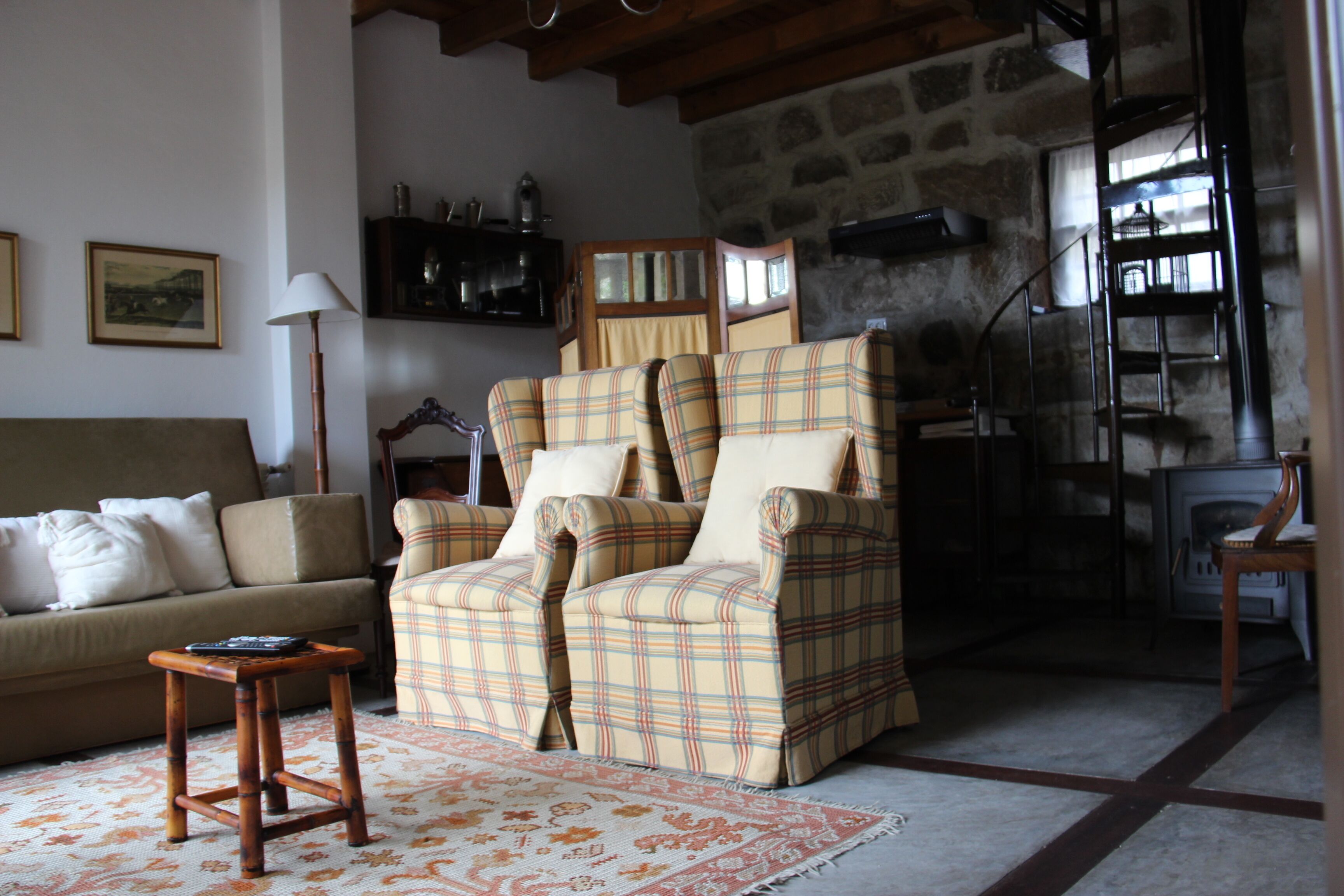 LOWER HOUSE - HOUSING TOURISM