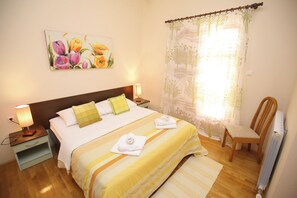 2 bedrooms, internet, bed sheets