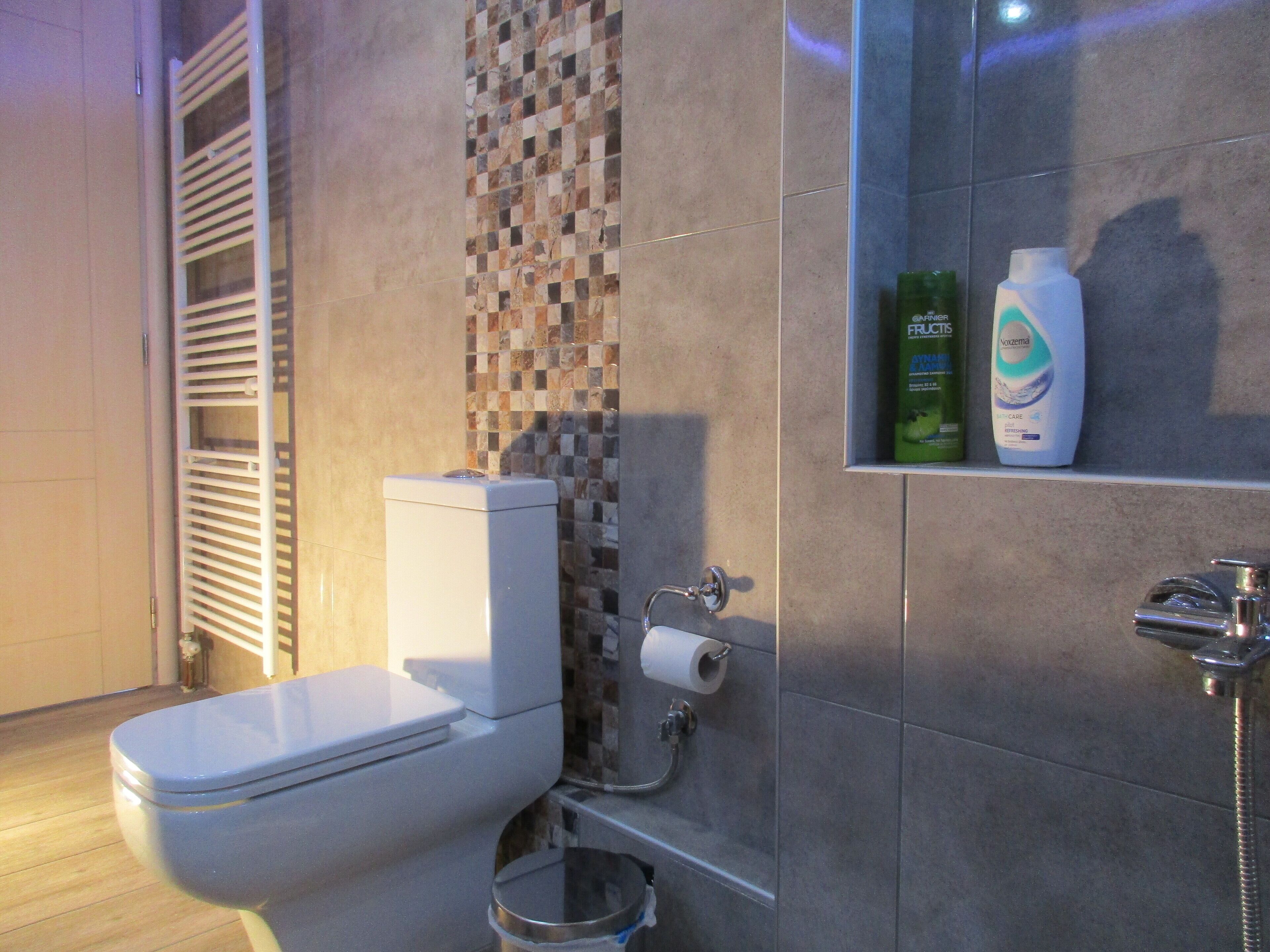 Dimitris Corinthian Villa  with beautiful garden near the beach and  the center.