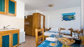 1 camera, accesso a Internet, lenzuola