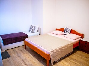 3 chambres, accĂšs Internet, draps fournis