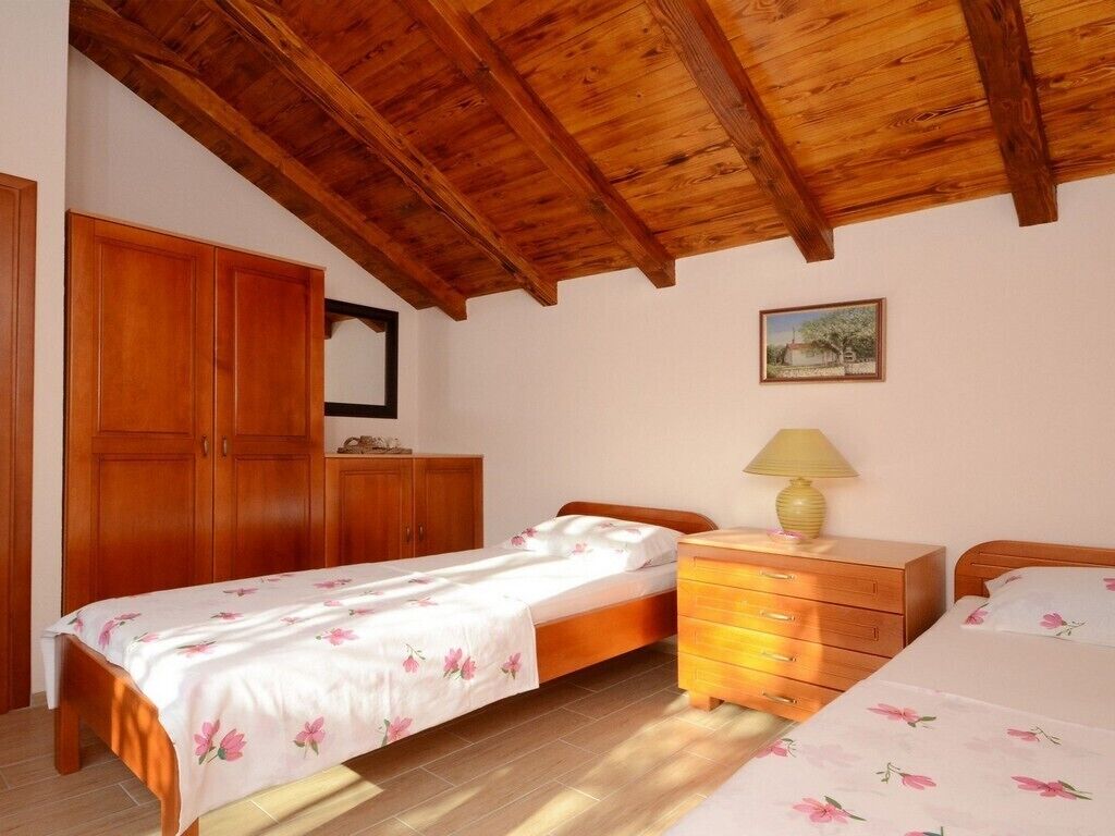 4 habitaciones, internet y ropa de cama 