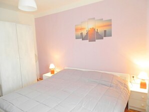 2 habitaciones, acceso a internet y ropa de cama