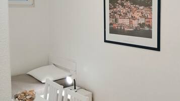 1 soverom, internettilgang og sengetøy