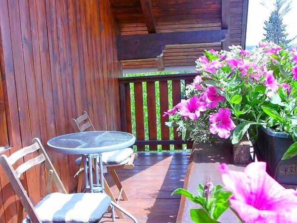 Terrace/patio - Apartments and rooms Željko, (12621), Rakovica, hr (Rakovica)