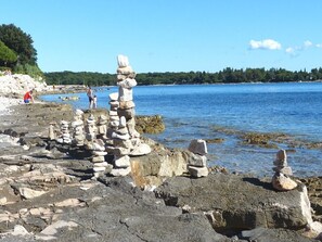 Beach nearby - Apartments Graciella, (14130), Lovrecica, hr (Lovrecica)