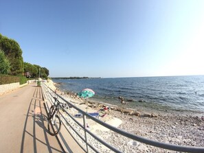 Beach nearby - Apartments Graciella, (14130), Lovrecica, hr (Lovrecica)