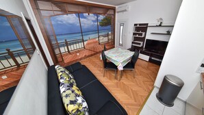 TV - Apartments Tona, (15529), Sukošan, hr (Sukošan)