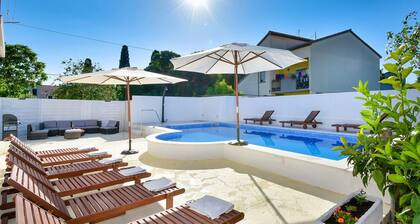 Ferienwohnungen Tona, (15529), Sukošan, Croatia