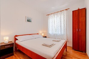 2 bedrooms, internet, bed sheets - Apartments Čedomir, (14065), Korčula, hr (Korčula)