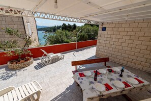 Outdoor dining - Apartments Čedomir, (14065), Korčula, hr (Korčula)
