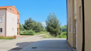 Property grounds - Apartments Davor, (12830), Vodice, hr (Vodice)