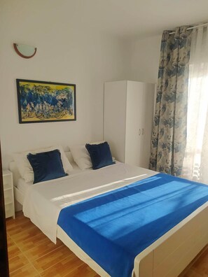 2 bedrooms, Internet, bed sheets