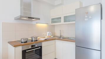 Réfrigérateur, four, lave-vaisselle