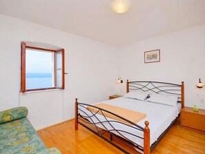 2 bedrooms, Internet, bed sheets