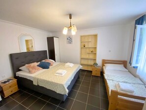 1 bedroom, internet, bed sheets