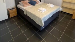 1 bedroom, Internet, bed sheets - Apartments Boris, (12464), Baška Voda, hr (Baška Voda)