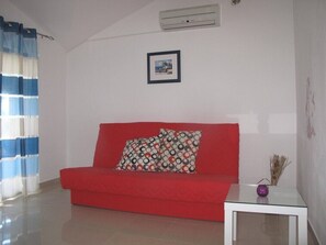 TV - Apartments Antonija, (12172), Stari Grad, hr (Stari Grad)