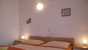 1 bedroom, internet, bed sheets - Apartments Antonija, (12172), Stari Grad, hr (Stari Grad)
