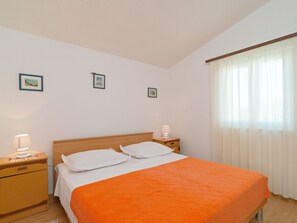 2 bedrooms, internet, bed sheets - Apartments Srđan, (15478), Zecevo, hr (Zecevo)