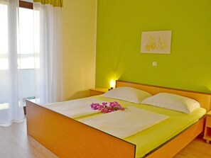 2 bedrooms, Internet, bed sheets