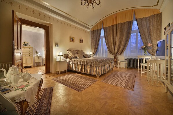 2 chambres, coffres-forts dans les chambres, fer et planche Ă repasser