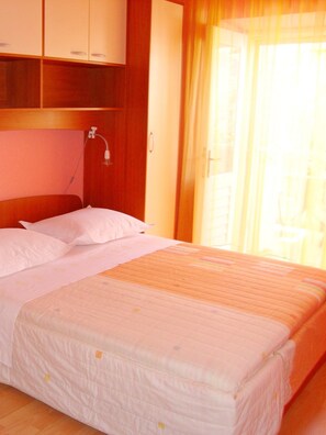 1 chambre, accès à Internet, literie fournie