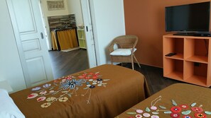 2 bedrooms, iron/ironing board, WiFi, bed sheets - Apartment in villa with use Pool. Terrace, Parking (Agrigento)