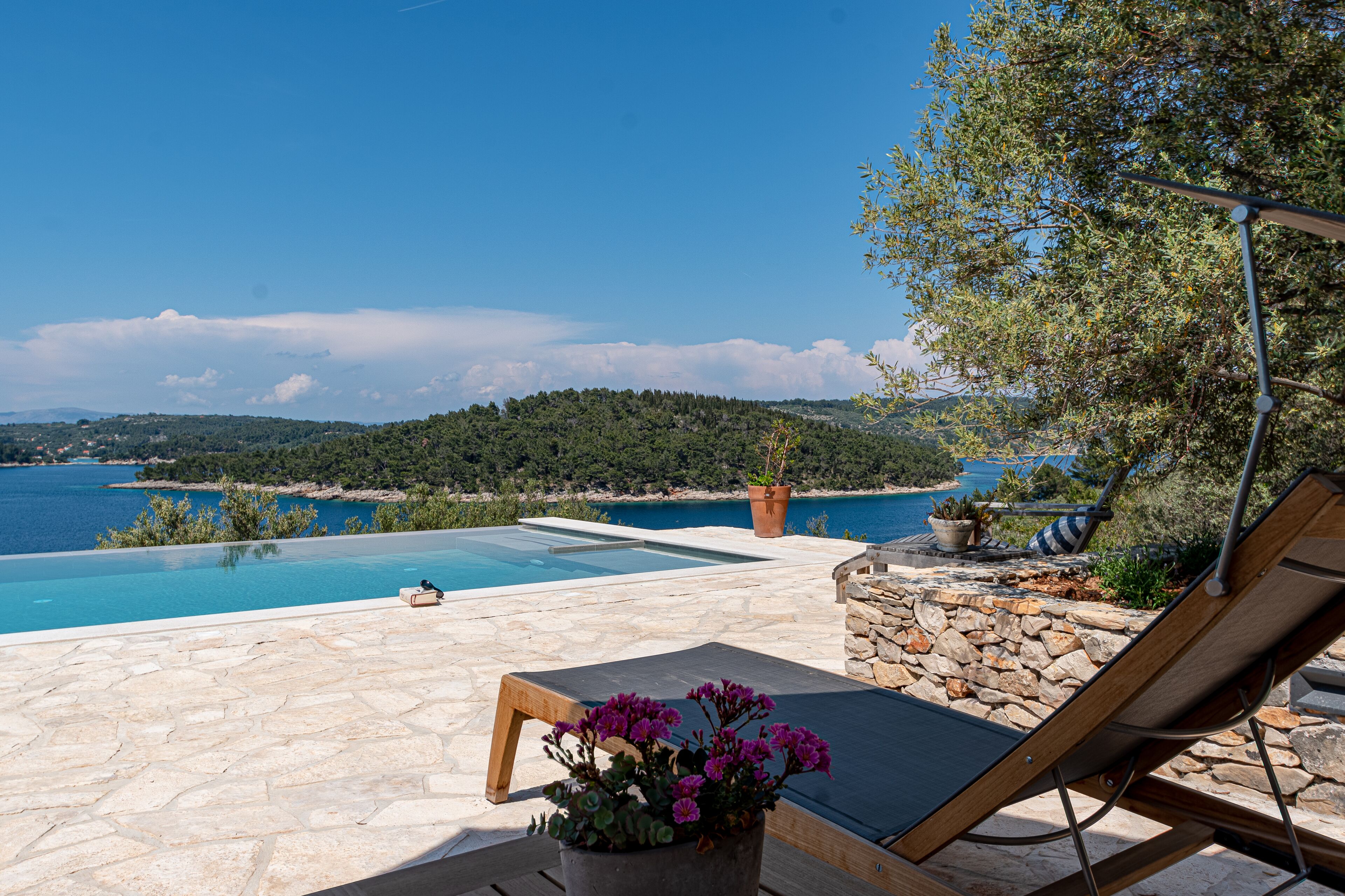 室外游泳池，恒温泳池