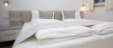 2 habitaciones, tabla de planchar con plancha, wifi y ropa de cama