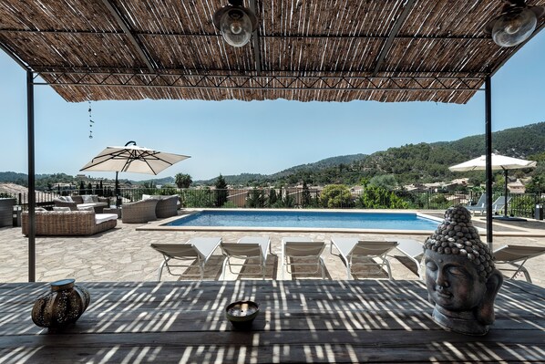 Ulkouima-allas, lämmitetty uima-allas