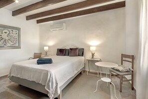 6 Schlafzimmer, Bügeleisen/Bügelbrett, Reisekinderbett, WLAN