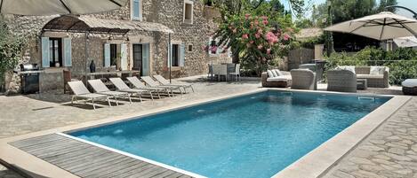 Piscine extérieure, piscine chauffée