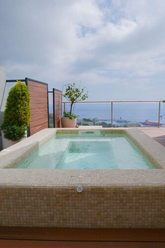 HOUSE WITH JACUZZI SEA VIEW