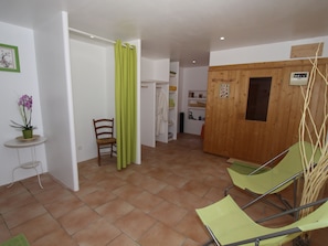 Interior - La Farigoule, 8 person rental with shared pool, nature and calm (Flayosc)
