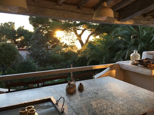 CHARMING HOUSE IDEALLY LOCATED IN HAUT SAINT CLAIR