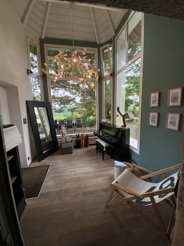 Superb cottage on the Breton coast
