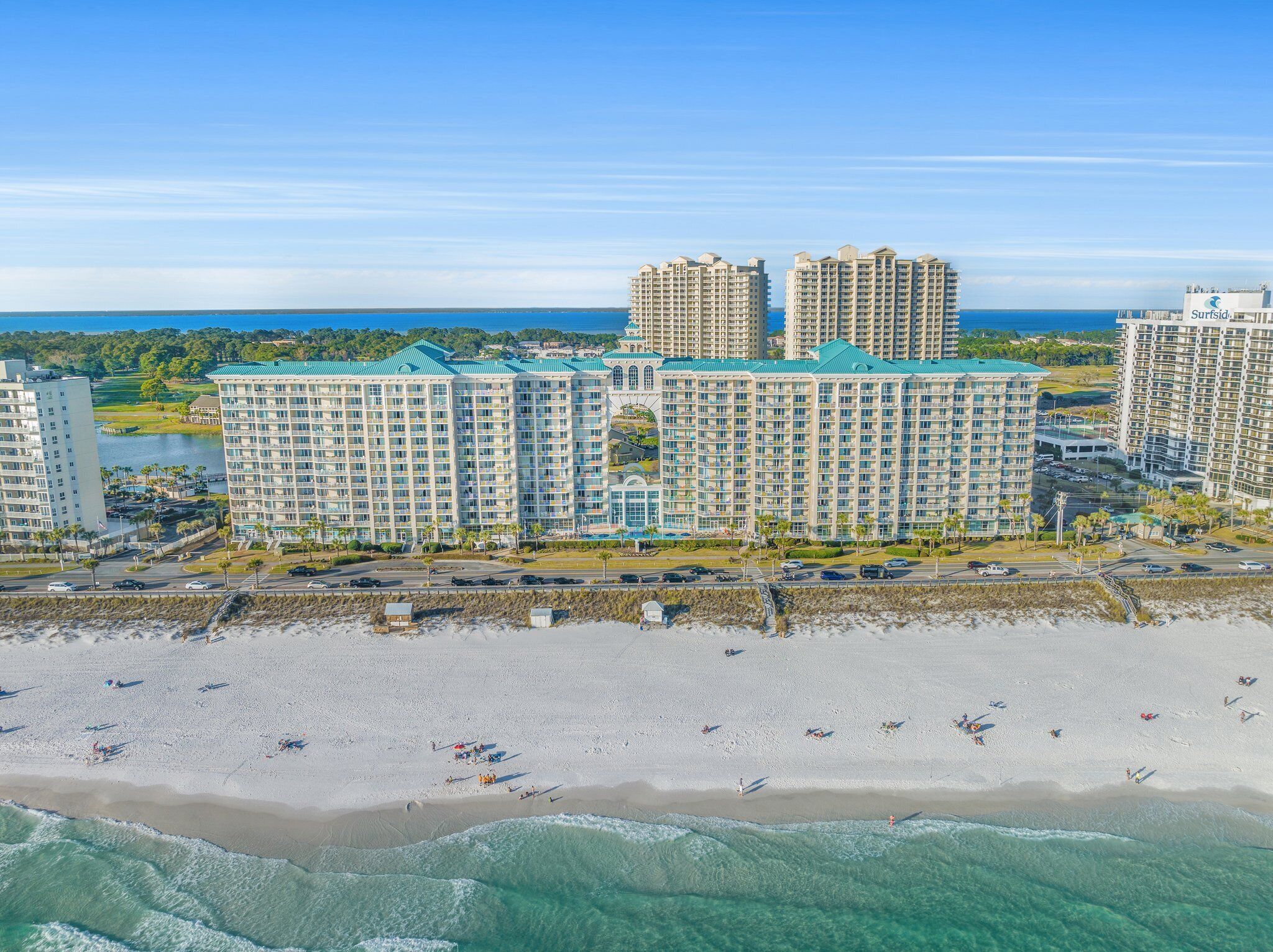 بالقرب من الشاطئ