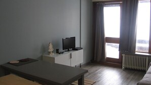 Unclassified image, 3 of 7, button - VERY BEAUTIFUL APARTMENTFULLY RENOVATED IN  LAVACHET SOUTH FACING - TOUR DU LAC N°3 (TIGNES)