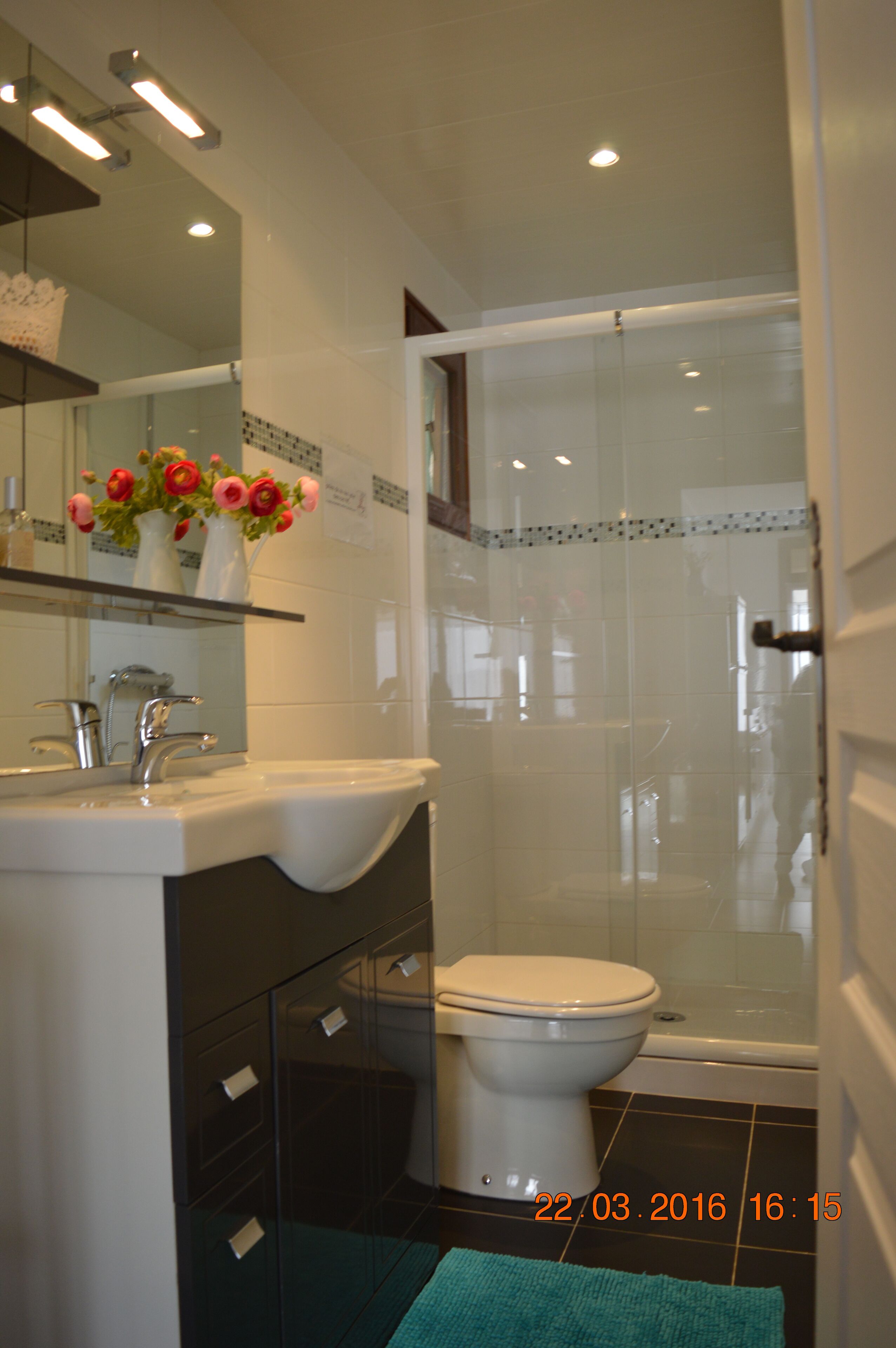 Lovely cottage has the entrance to the Verdon Gorges