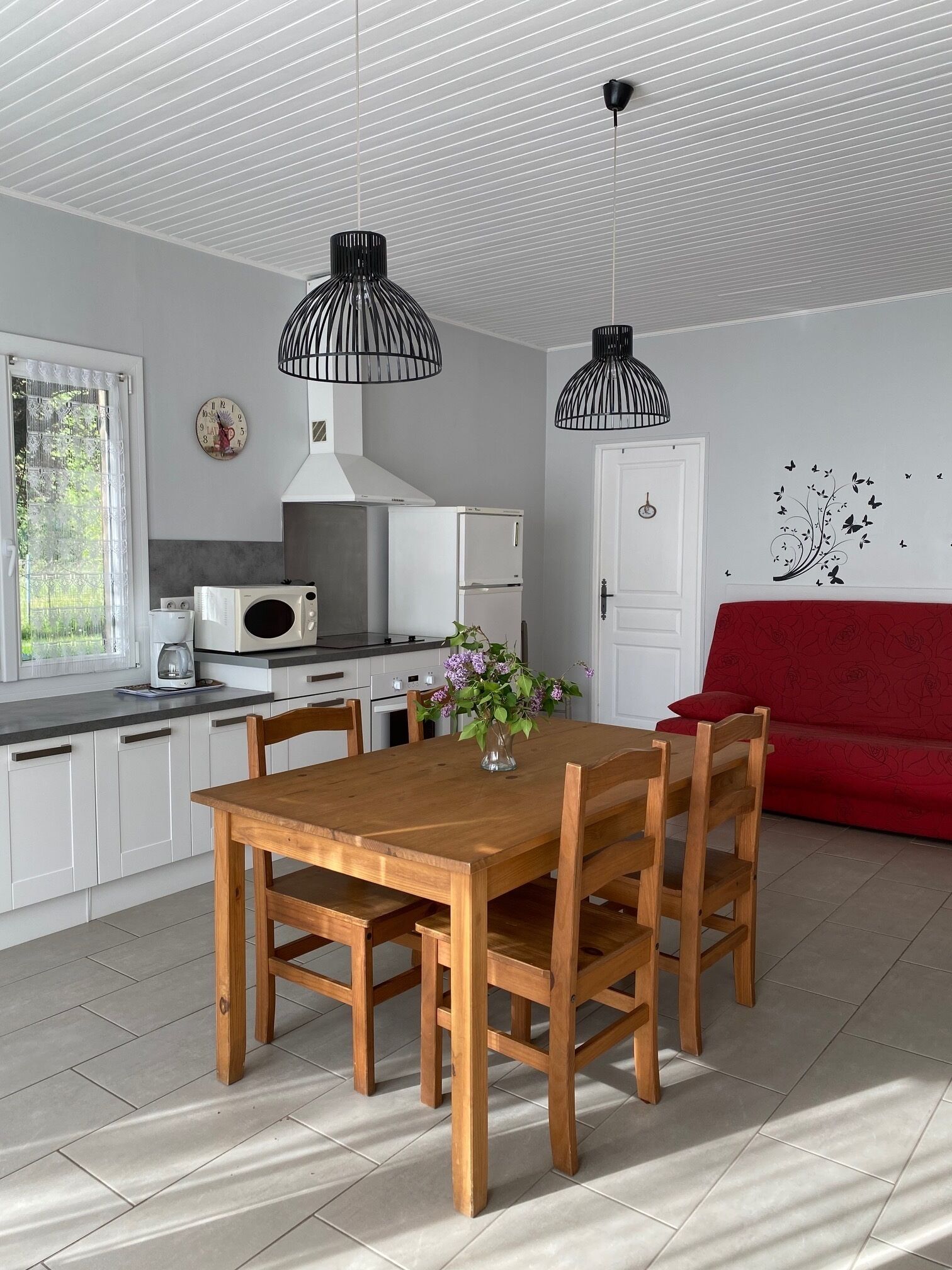 Lovely cottage has the entrance to the Verdon Gorges