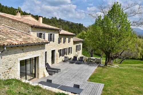 LA TANIÈRE Family house Drôme provençale