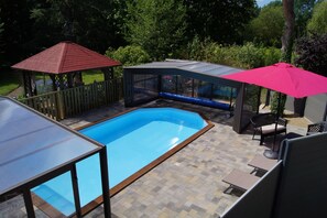 Indoor pool, a heated pool - 2-person gîte "La Maison de Arya" with jacuzzi and pool access (Blessy)