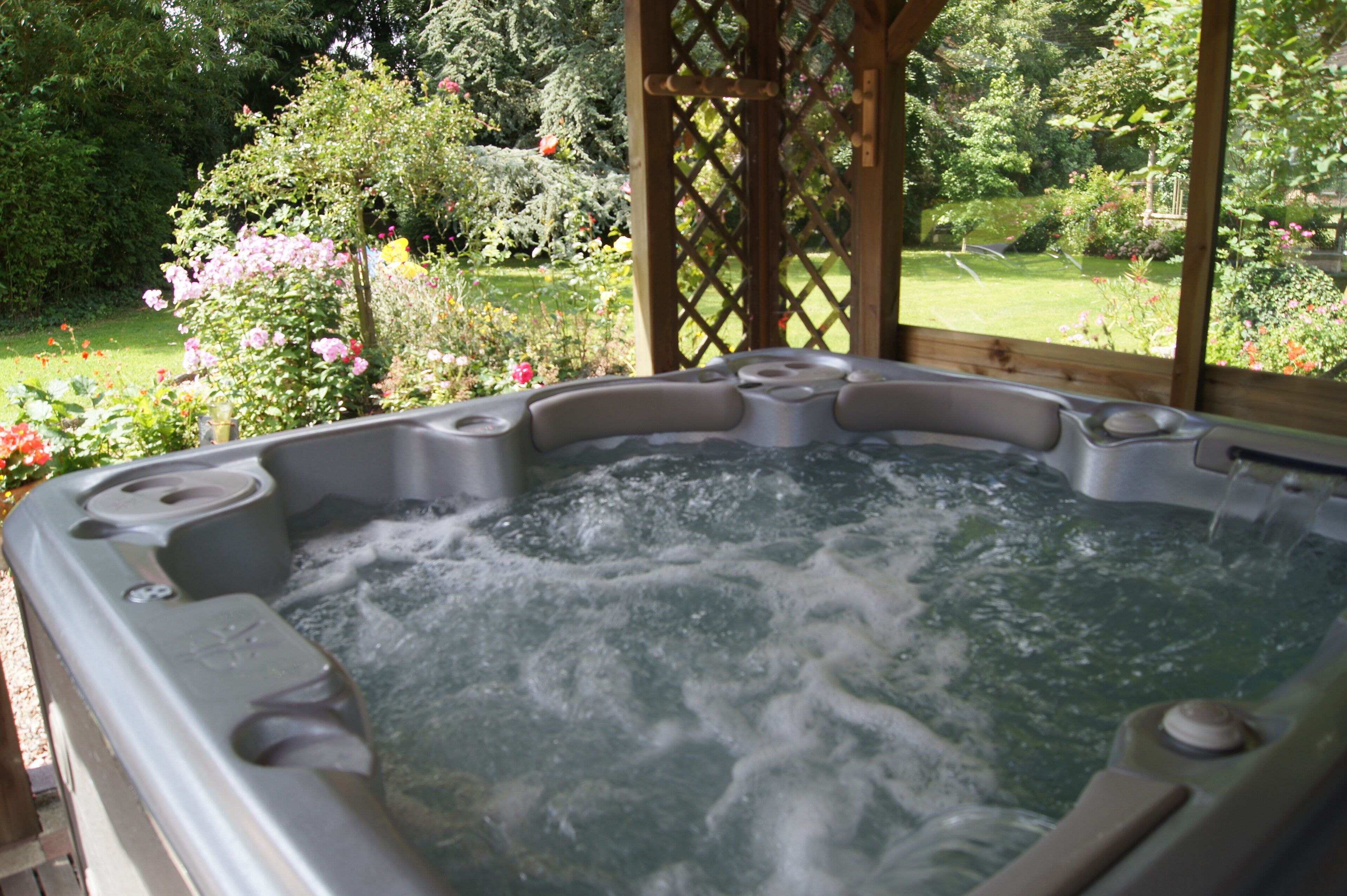 Bain à remous extérieur